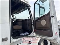 2017 VOLVO TRUCK VNL