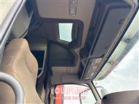 2017 VOLVO TRUCK VNL