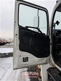 2015 Hino 268 BOX TRUCK