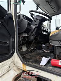 2015 Hino 268 BOX TRUCK