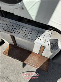 2015 Freightliner M2 4X2 26FT REEFER BOX TRUCK