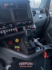 2016 Kenworth T680 6X4 T/A SLEEPER TRUCK TRA