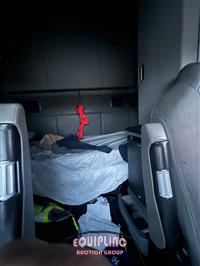 2016 Kenworth T680 6X4 T/A SLEEPER TRUCK TRA