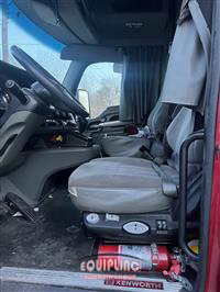 2016 Kenworth T680 6X4 T/A SLEEPER TRUCK TRA