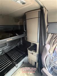 2016 Freightliner CASCADIA 125 6X4 T/A SLEEPER T