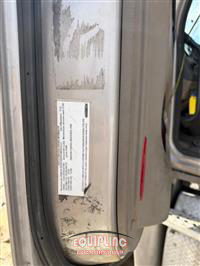 2016 Freightliner CASCADIA 125 6X4 T/A SLEEPER T