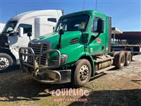 2019 Freightliner Cascadia CA113DC 6X4 T/A DAY C