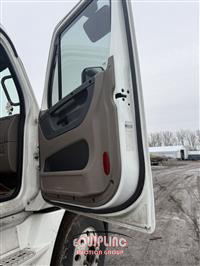 2014 Freightliner CASCADIA 6X4 T/A DAY CAB TRUCK