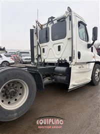 2014 Freightliner CASCADIA 6X4 T/A DAY CAB TRUCK