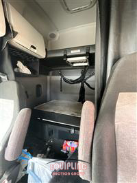 2018 Freightliner CASCADIA 6X4 T/A SLEEPER TRUCK