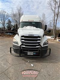 2018 Freightliner CASCADIA 6X4 T/A SLEEPER TRUCK