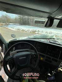 2018 Freightliner CASCADIA 6X4 T/A SLEEPER TRUCK