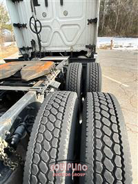 2018 Freightliner CASCADIA 6X4 T/A SLEEPER TRUCK