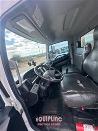 2019 Hino 268 26FT 4X2 S/A NON CDL BOX T