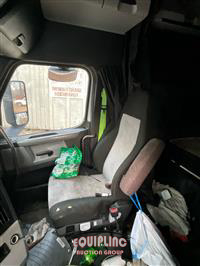 2018 Freightliner CASCADIA 6X4 T/A SLEEPER TRUCK