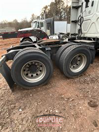 2018 Freightliner CASCADIA 6X4 T/A SLEEPER TRUCK