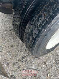 2018 International 4300 4X2 S/A 26FT NON CDL BOX 