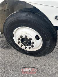 2018 International 4300 4X2 S/A 26FT NON CDL BOX 