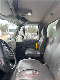 2018 International 4300 4X2 S/A 26FT NON CDL BOX 