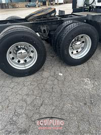 2019 Kenworth T680 T/A 6X4 SLEEPER TRUCK TRA