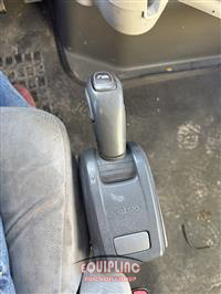 2012 Volvo VNL64T630 6X4 T/A SLEEPER TRUC