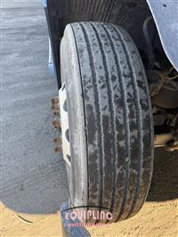 2012 Volvo VNL64T630 6X4 T/A SLEEPER TRUC