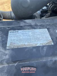 2012 Volvo VNL64T630 6X4 T/A SLEEPER TRUC