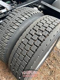 2020 Freightliner Cascadia CA125SLP 6X4 T/A SLEE