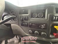 2017 Peterbilt 579 6X4 T/A SLEEPER TRUCK TRAC