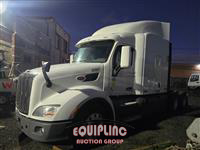 2017 Peterbilt 579 6X4 T/A SLEEPER TRUCK TRAC