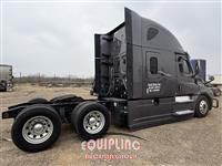 2022 Freightliner CASCADIA 6X4 T/A SLEEPER TRUCK