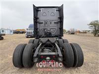 2022 Freightliner CASCADIA 6X4 T/A SLEEPER TRUCK