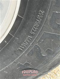 2022 Freightliner CASCADIA 6X4 T/A SLEEPER TRUCK