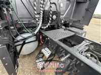 2022 Freightliner CASCADIA 6X4 T/A SLEEPER TRUCK