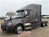 2022 Freightliner CASCADIA 6X4 T/A SLEEPER TRUCK