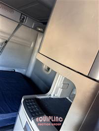 2017 Freightliner CASCADIA 6X4 T/A SLEEPER TRUCK