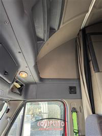 2017 Freightliner CASCADIA 6X4 T/A SLEEPER TRUCK