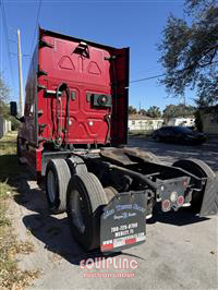 2017 Freightliner CASCADIA 6X4 T/A SLEEPER TRUCK