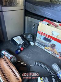 2017 Freightliner CASCADIA 6X4 T/A SLEEPER TRUCK