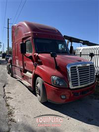 2017 Freightliner CASCADIA 6X4 T/A SLEEPER TRUCK