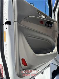 2019 Peterbilt 567 TRI/A DUMP TRUCK 