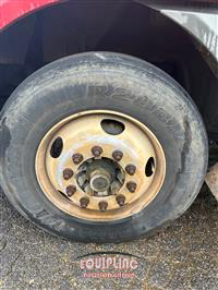 2012 International LA677