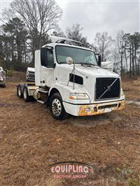 2008 VOLVO TRUCK VNM