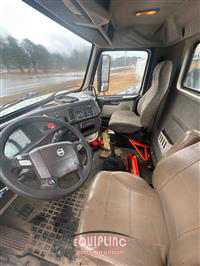 2013 VOLVO TRUCK VNL