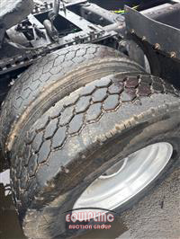 2007 Freightliner CL112 6X4 T/A MID ROOF SLEEPER