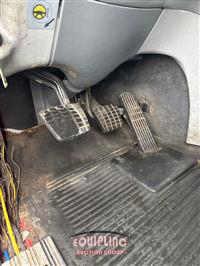 2007 Freightliner CL112 6X4 T/A MID ROOF SLEEPER