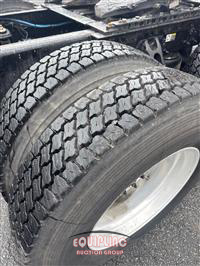 2019 Peterbilt 389 6x4 T/A SLEEPER TRUCK TRAC