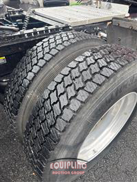 2019 Peterbilt 389 6x4 T/A SLEEPER TRUCK TRAC