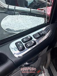 2019 Peterbilt 389 6x4 T/A SLEEPER TRUCK TRAC