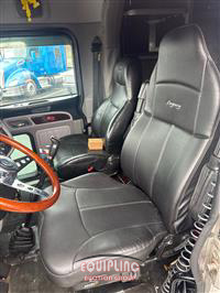 2019 Peterbilt 389 6x4 T/A SLEEPER TRUCK TRAC